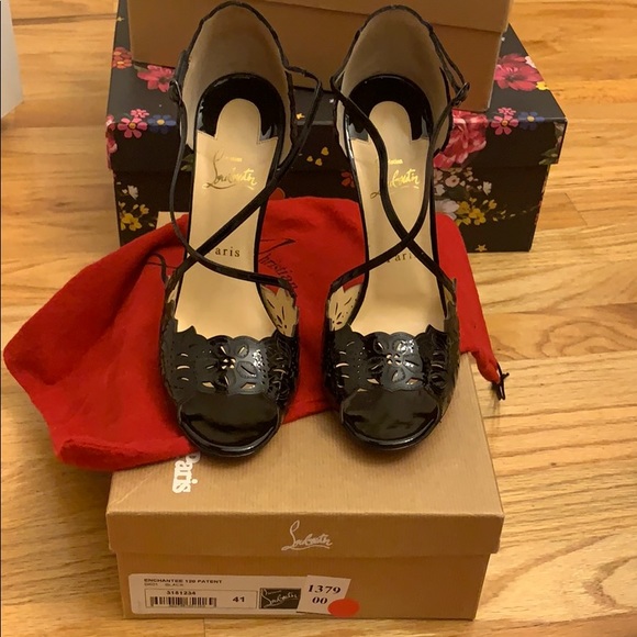 Shoes - Picture 1 of 8